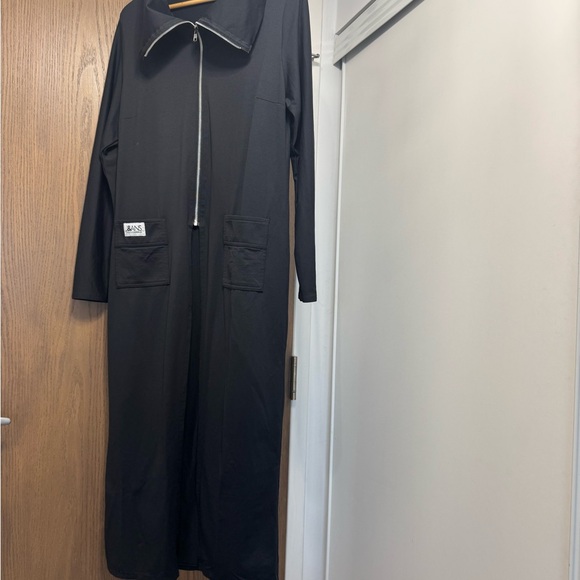 Fashion to Figure Jackets & Blazers - Size 14 or 16 women’s black extra long sleeve sweater Black zipup collar jacket